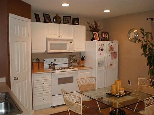 4th image of 389 Douglasfir Dr