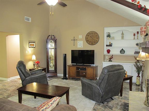 4th image of 4802 Creekhaven Ct