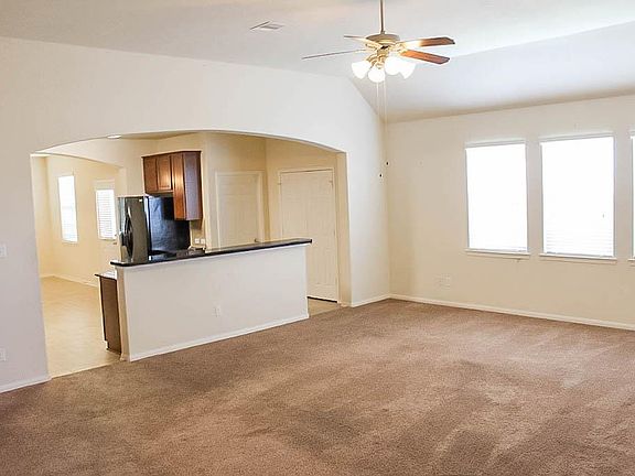 4th image of 8331 Bay Oaks Dr