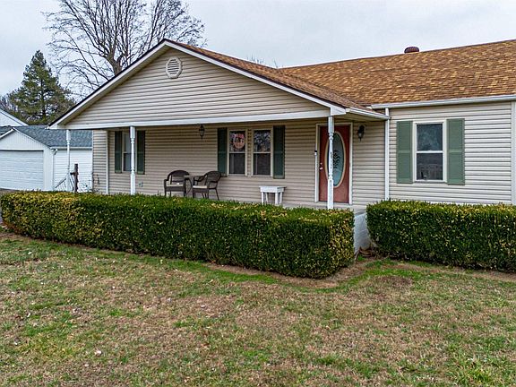 2nd image of 587 Elder St