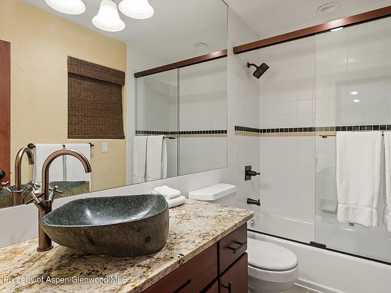 650 S Monarch St #4 — Photo 27