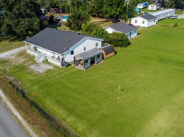 106 Country Estates Dr, Houma, LA 70364