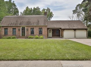 2166 Onekama Dr SE, Grand Rapids, MI