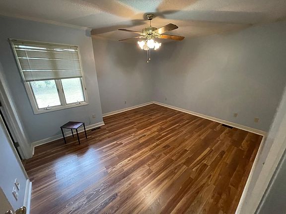 3rd image of 512 Arcadian Dr