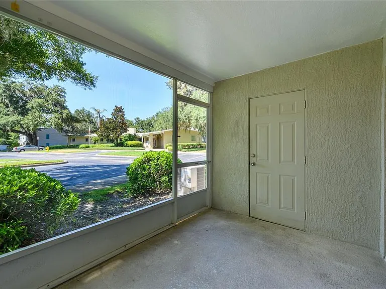 1150 Vineland Pl — Photo 26