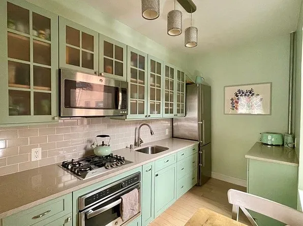 374 S 2nd St APT 11, Brooklyn, NY 11211