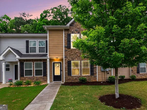 5960 Garden Cir, Douglasville, GA 30135