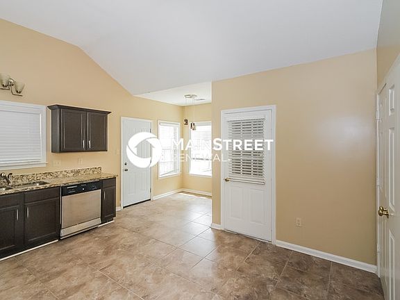 3rd image of 604 Ashley Glen Cir