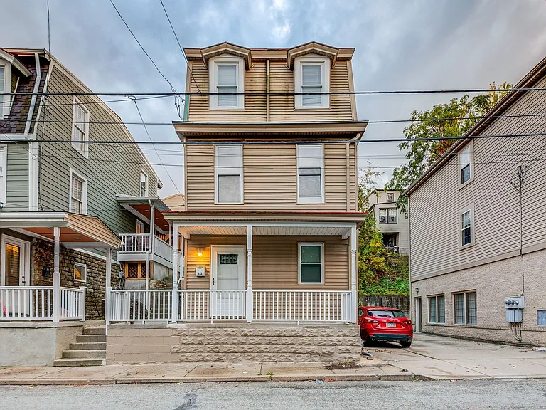 33 Southern Ave — Photo 4