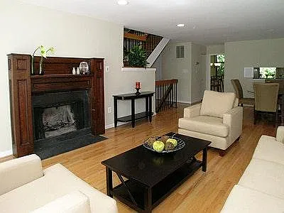 3 bed, 3.5 bath, 2100 sqft, $3,700 — Photo 2
