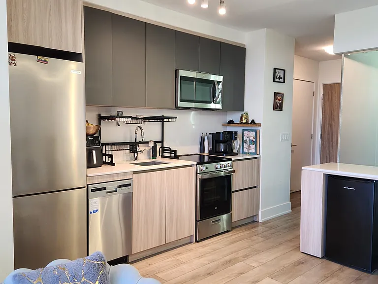 3100 Keele St W #910 — Photo 11
