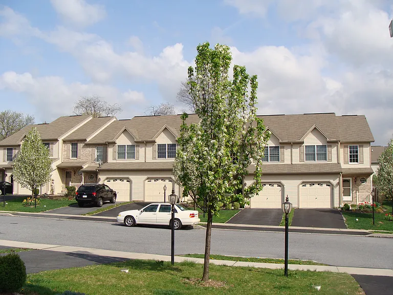 32 Keefer Way — Photo 15