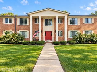 22850 E Nine Mile Rd, Saint Clair Shores, MI 48080