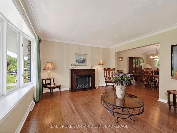 5th image of 1607 Charles St