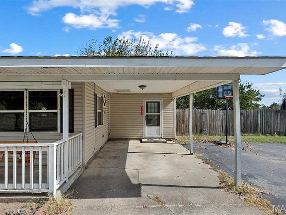 4th image of 39774 Bernard Rd