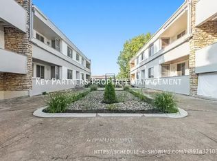 8833 Glenwood St #18, Overland Park, KS 66212