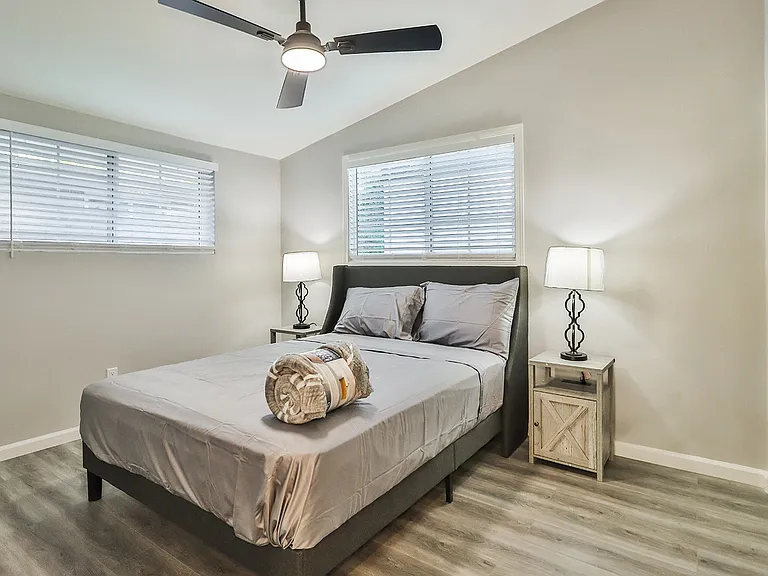 6561 Kelvin Ave — Photo 7