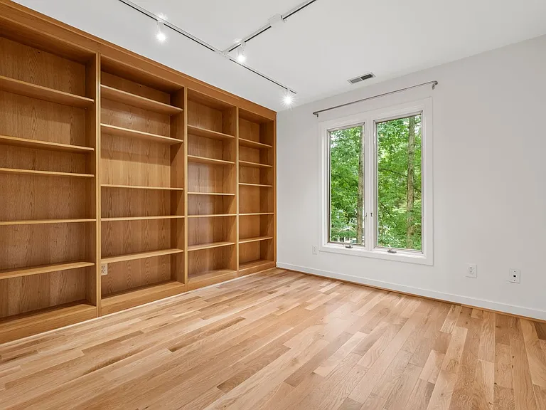 129 Ironwoods Dr — Photo 24