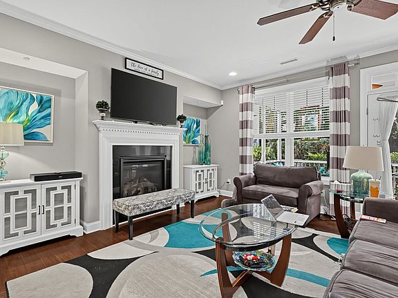 3rd image of 115 Ribbon Walk Ln
