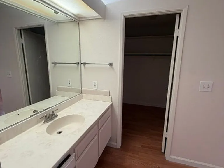 6200 Osullivan Ln — Photo 23