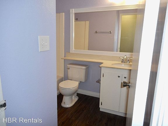 3rd image of 1400 McDermott Ct