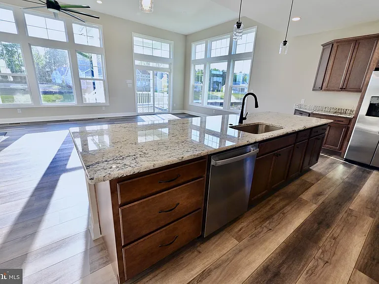 19504 Safflower Way — Photo 21