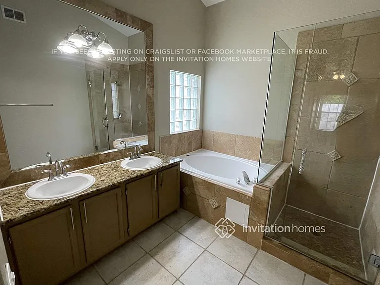 829 W Charing Cross Cir — Photo 10