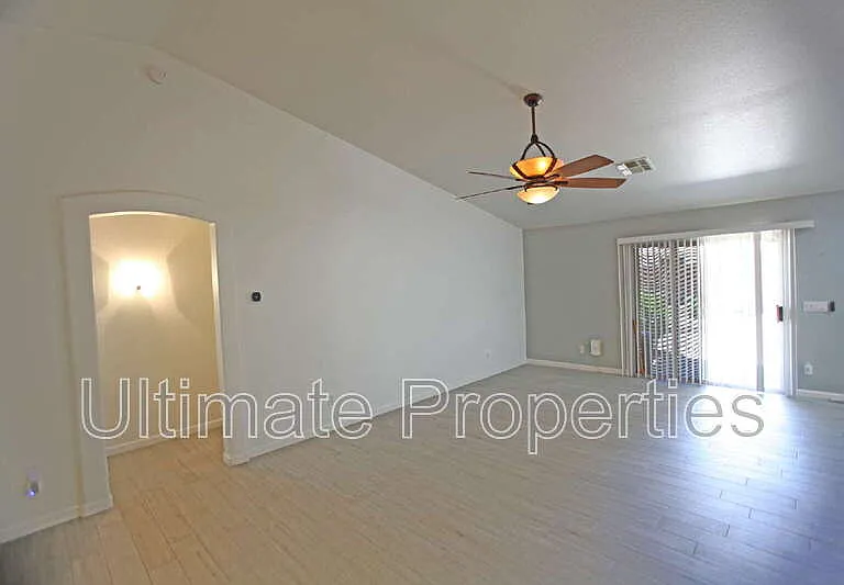 20622 N 102nd Ln — Photo 7
