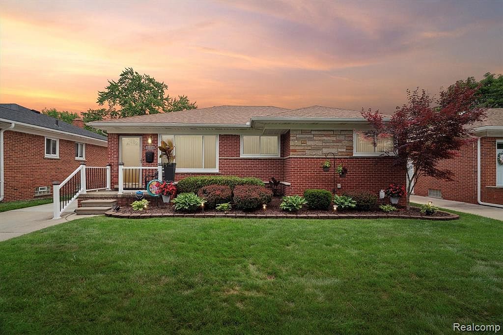 21730 Westhampton Ave, Oak Park, MI 48237 Zillow