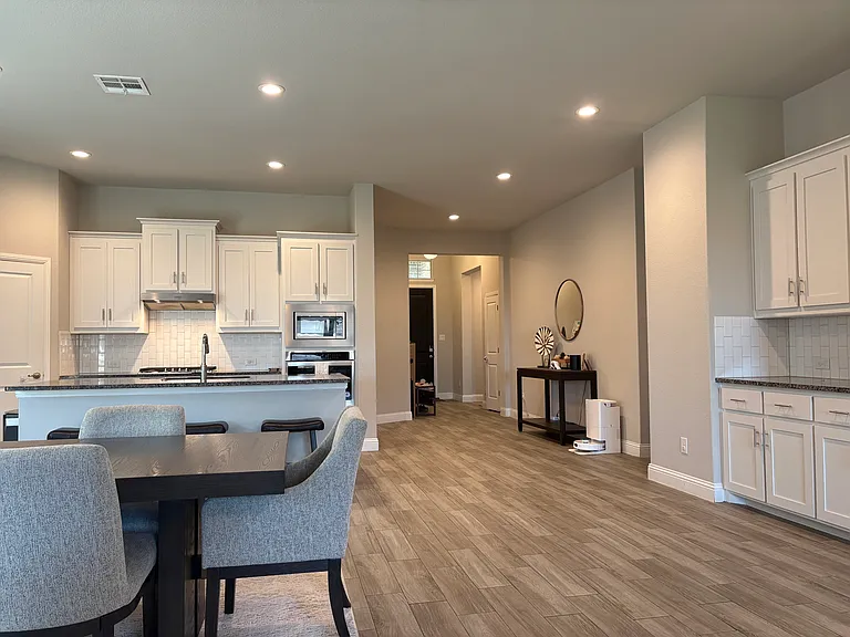 1031 Pitch Pine St — Photo 8