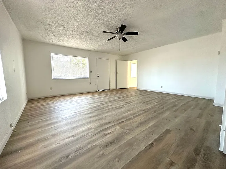 731 Vermont Ave — Photo 3