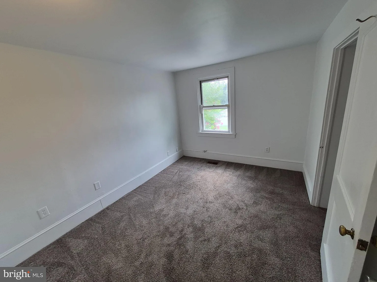 5 bed, $2,250 — Photo 4