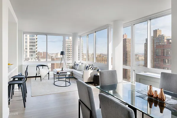 Sold by Corcoran | media 24