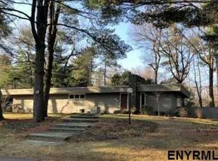 84 Paxwood Rd, Delmar, NY 12054