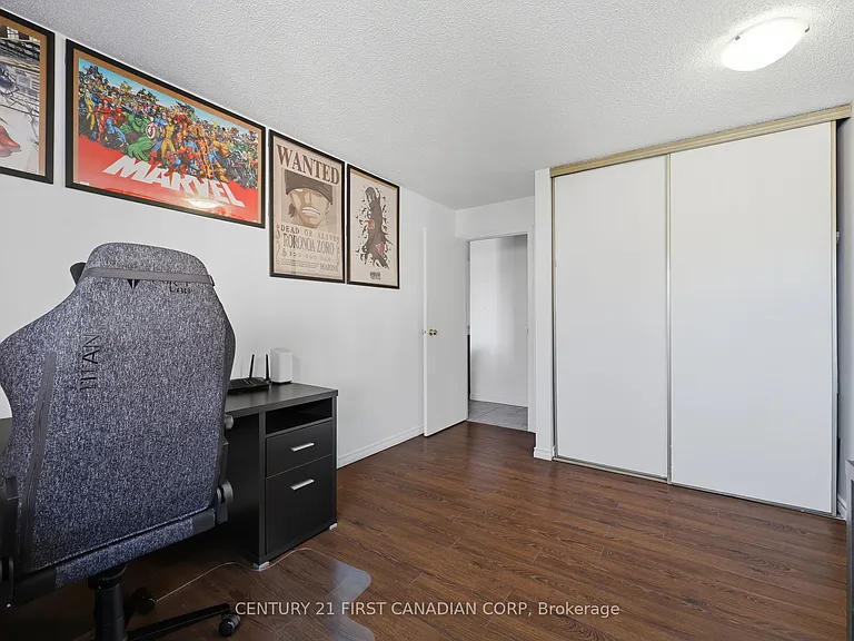 2228 Trafalgar St #201 — Photo 14