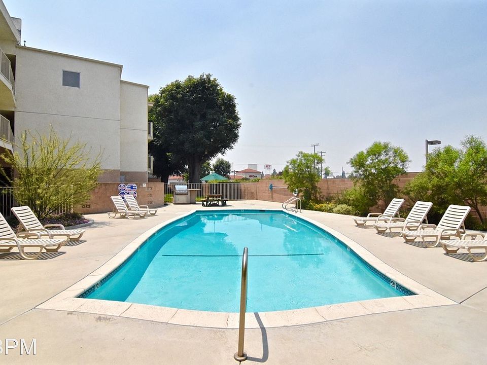 1st image of 18415 Dearborn St APT 216