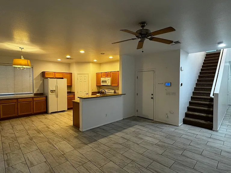 8425 Trudeau Ave — Photo 4