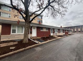 5109 Washington St APT C, Downers Grove, IL 60515