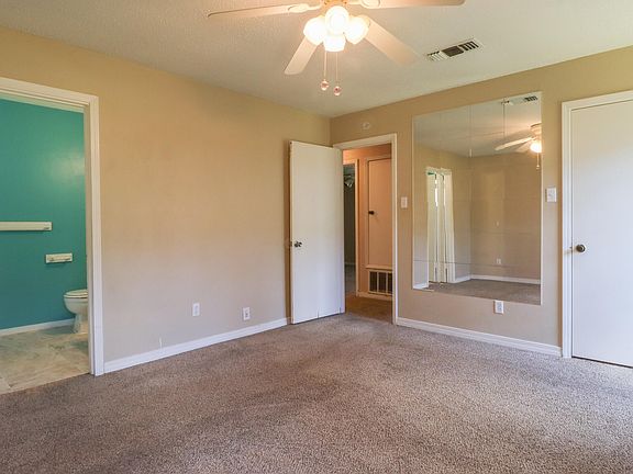 3rd image of 160 Mary Ellen Dr