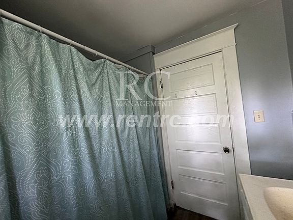 5th image of 92 Lake St
