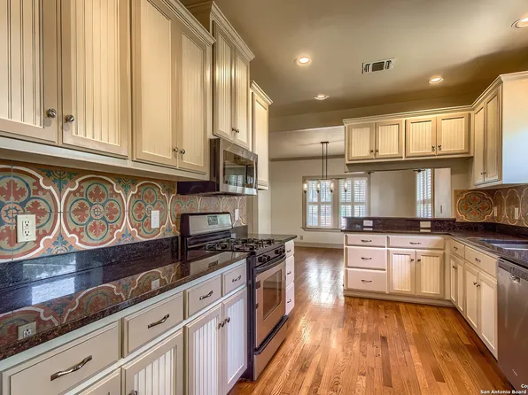 410 Kokomo, Alamo Heights, TX 78209