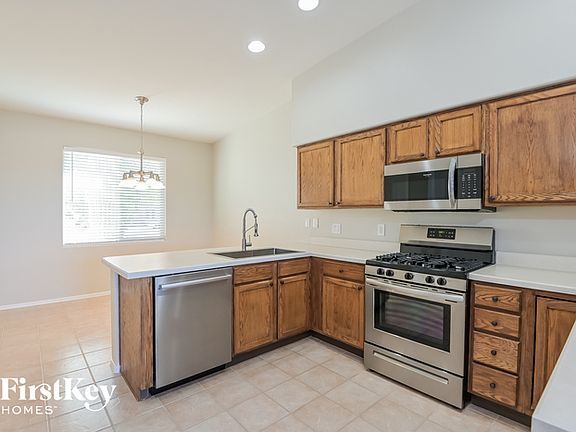 5th image of 378 W Crescendo Ct