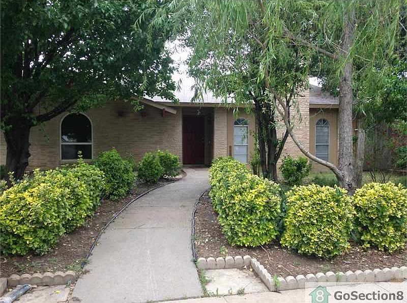 1st image of 1521 Camelia Dr