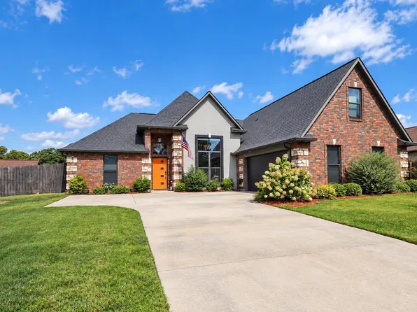 1903 Razorback Dr, Texarkana, AR 71854