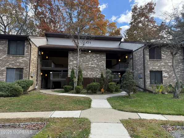 171 Amberly Drive #G, Manalapan, NJ 07726