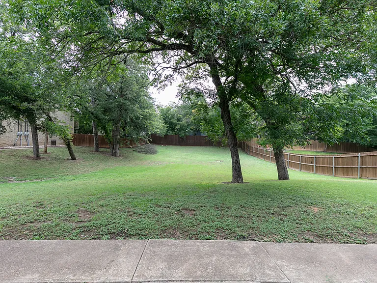1140 Tyra Ln #C — Photo 20