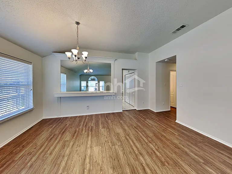 2700 Salado Trl — Photo 4