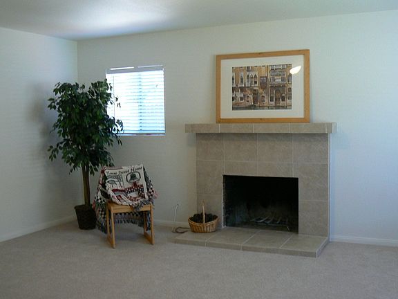 Light and Airy Livingroom