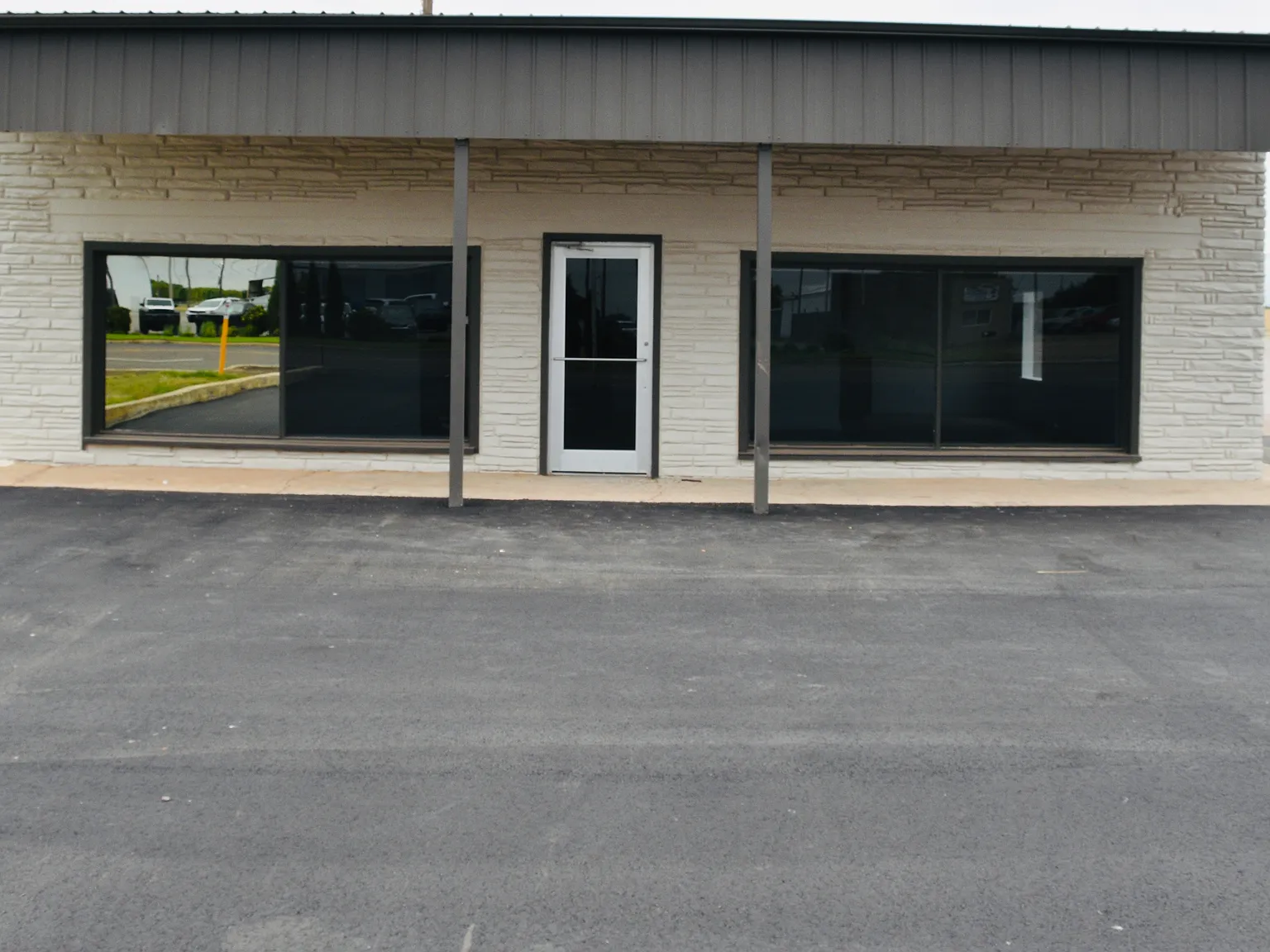 1 bed, 1100 sqft, $1,100 — Photo 1