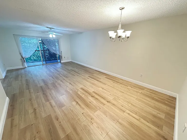 900 SW 142nd Ave #202L — Photo 12
